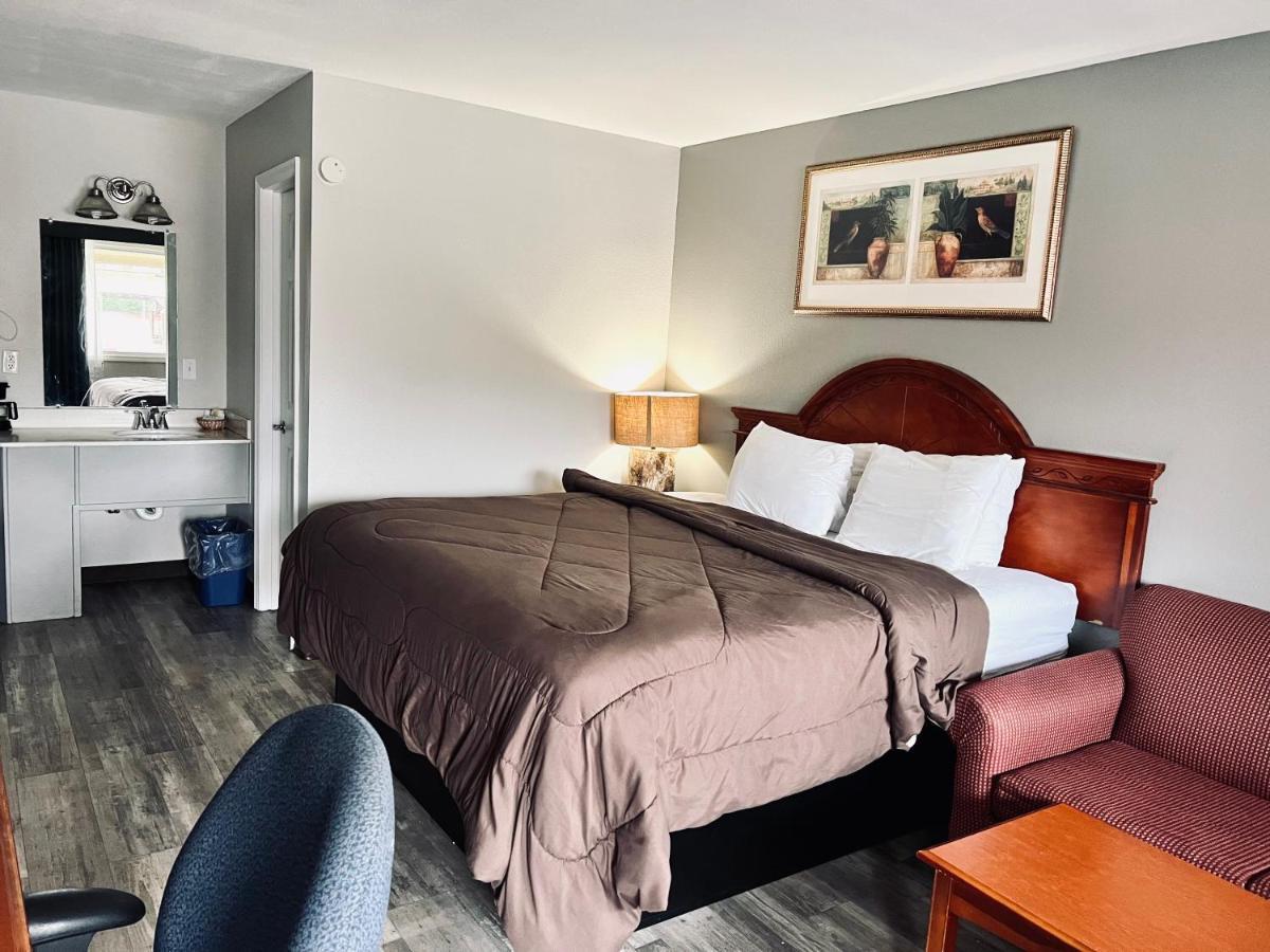Ozark Inn & Suites ภายนอก รูปภาพ