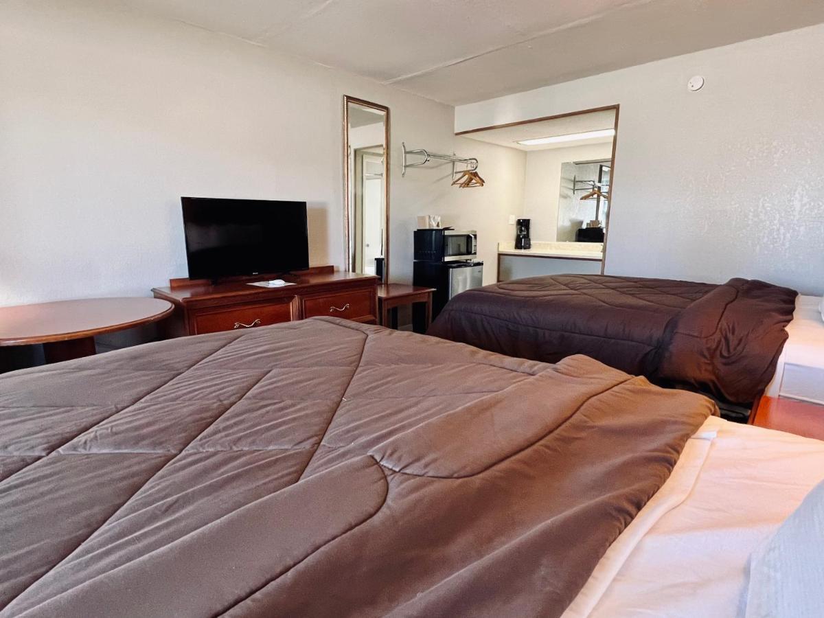 Ozark Inn & Suites ภายนอก รูปภาพ