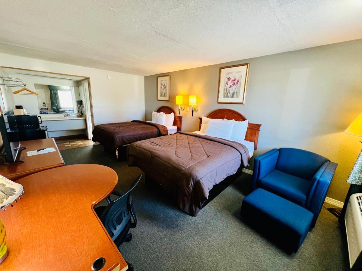 Ozark Inn & Suites ภายนอก รูปภาพ