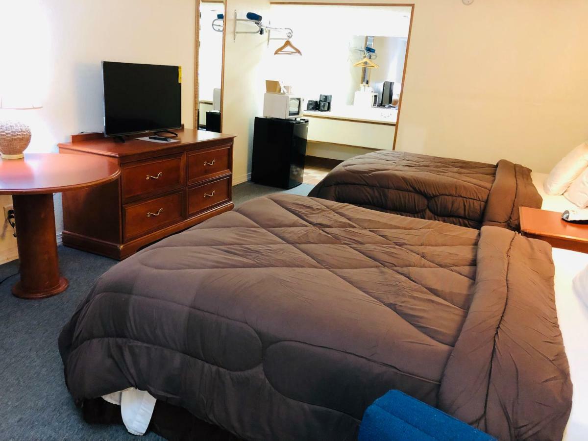 Ozark Inn & Suites ภายนอก รูปภาพ