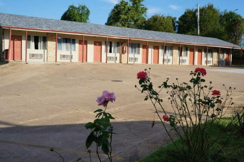 Ozark Inn & Suites ภายนอก รูปภาพ