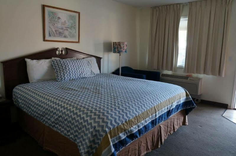 Ozark Inn & Suites ภายนอก รูปภาพ